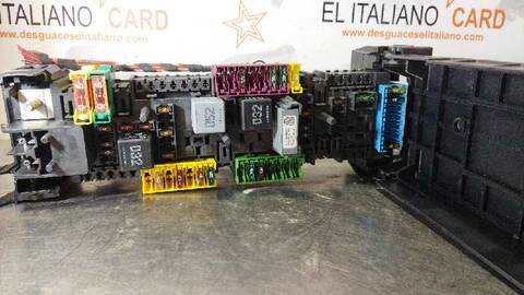 Foto 4ª: Caja Reles Fusibles Mercedes Vito 109/111 CDI LANG 447.703) 114CV 84KW [622951] (2015)