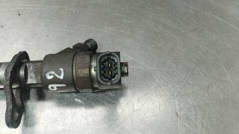 Foto 4ª: Inyectores Volvo S80 D5 EXECUTIVE BERLINA 185CV 136KW [5244T4] (2007)