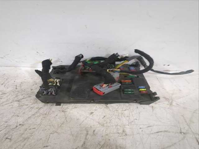 Foto 2ª: Caja Reles Fusibles Citroen C3 1.4 I 73CV [KFV (TU3A) KFV (TU3JP)] (2002)