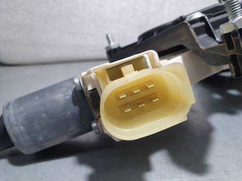 Foto 3ª: Elevalunas Eléctrico Delantero Derecho Bmw Serie 2 215 220I LUXURY LINE 184CV 135KW [B48B20A] (2017)