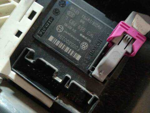 Foto 2ª: Elevalunas Eléctrico Delantero Derecho Volkswagen Passat 2.0 TDI 140CV 103KW [BKP] (2005)