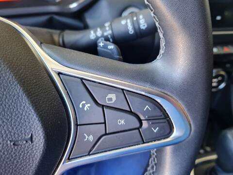 Foto 2ª: Volante Renault Captur TECHNO 140CV 103KW [H5H490] (2022)