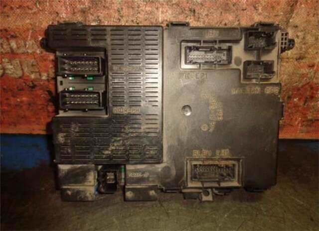 Foto 2ª: Caja Reles Fusibles Peugeot 406 2.0 HDI 110 [RHZ (DW10ATED)]