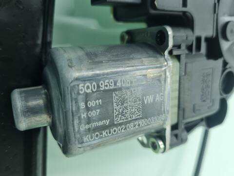 Foto 3ª: Elevalunas Manual Trasero Derecho Seat Tarraco FR 4DRIVE 190CV 140KW [DTU] (2021)