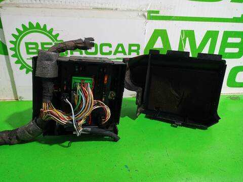 Foto 2ª: Caja Reles Fusibles Citroen Xsara 1.6 16V SATISFACTION 109CV [NFUTU5JP4] (1997)