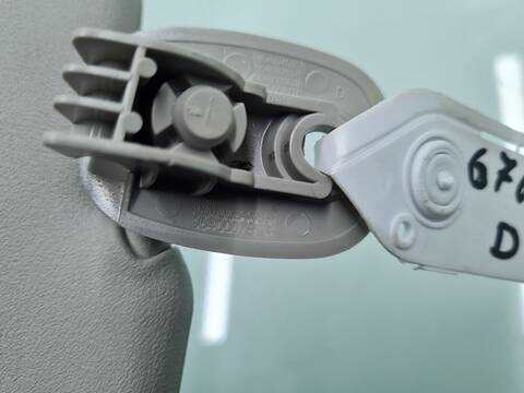 Foto 3ª: Parasol Derecho Dacia Duster 1.5 DCI DIESEL CAT 86CV 63KW [K9K666] (2010)