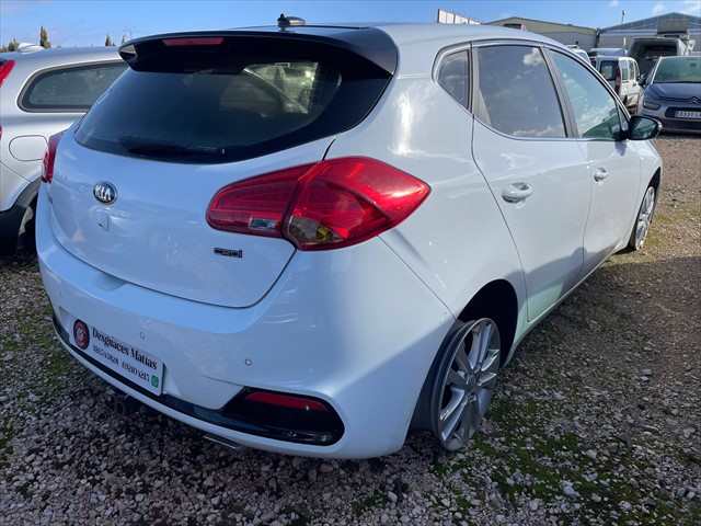Foto 4ª: Paragolpes Trasero Kia Ceed 1.6 CDTI 105cv [D4FB] (2014)