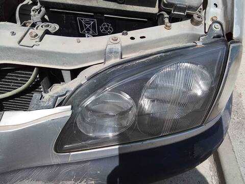 Foto 2ª: Faro Izquierdo Toyota Avensis 2.0 SOL 4-PTAS.) BERLINA 128CV 94KW [3SFE] (1999)