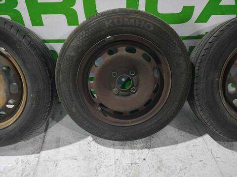 Foto 3ª: Juego LLantas Ford Fiesta AMBIENTE 68CV [F6JA] (2001)