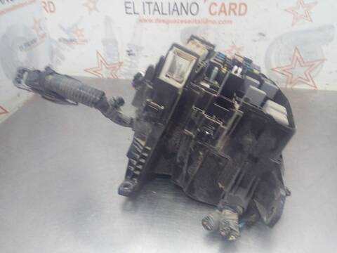 Foto 2ª: Caja Reles Fusibles Toyota Verso COMFORT 112CV 82KW [N47C16A] (2015)