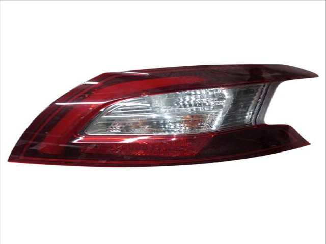 Foto 2ª: Piloto Trasero Derecho Peugeot 308 1.6 HDI - BLUEHDI 115 115CV (2013)