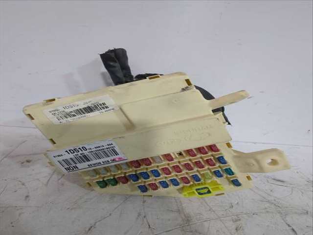 Foto 2ª: Caja Reles Fusibles Kia Carens 2.0 CRDI 140 140CV 103KW [D4EA] (2007)