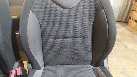 Foto 3ª: Asientos Traseros Peugeot 308 CONFORT 109CV 80KW [9HX O 9H02] (2010)