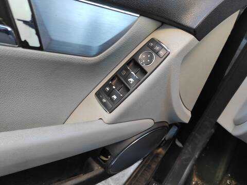 Botonera Elevalunas Mercedes Clase C 160 646811 BERLINA