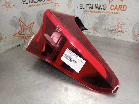 Foto 4ª: Piloto Trasero Derecho Toyota Auris HYBRID ACTIVE BUSINESS PLUS 136CV 100KW (2016)