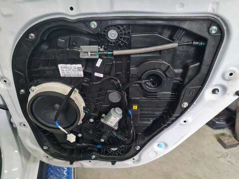 Elevalunas Manual Trasero Derecho Hyundai i30 N PERFORMANCE 275CV 202KW