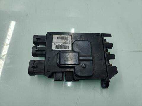 Foto 2ª: Caja Reles Fusibles Renault Megane III COUPE [K4M858] (2008)