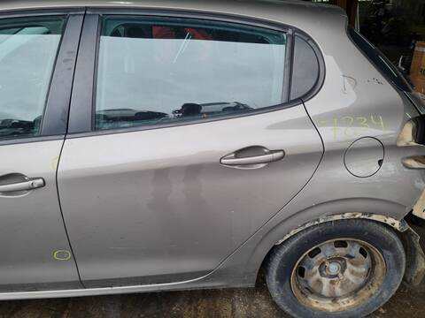 Puerta Trasera Izquierda Peugeot 208 ACTIVE 82CV 60KW