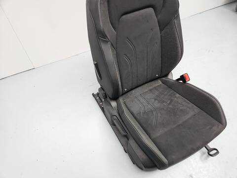 Foto 3ª: Asiento Delantero Derecho Volkswagen Golf STYLE 115CV [DXDE] (2024)