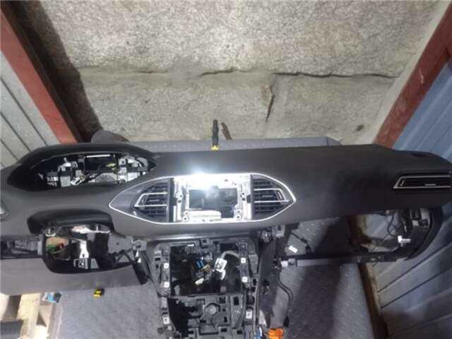 Foto 2ª: Salpicadero Peugeot 308 1.6 STYLE [1.6 LTR. - 88 KW BLUE-HDI FAP] [BH01]