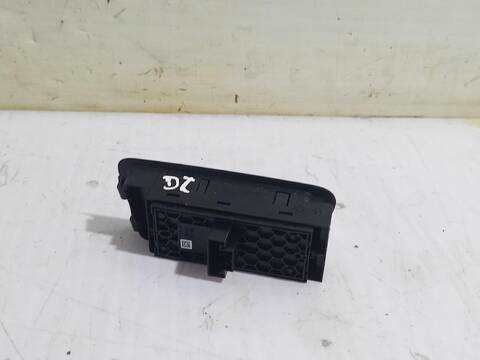 Foto 3ª: Botonera Elevalunas Volkswagen Golf COMFORTLINE BLUEMOTION AUT. 150CV (2013)