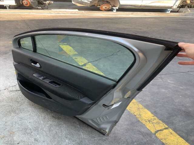 Foto 2ª: Puerta Delantera Derecha Peugeot 5008 1.6 16V HDI110CV [9HZ] (2010)
