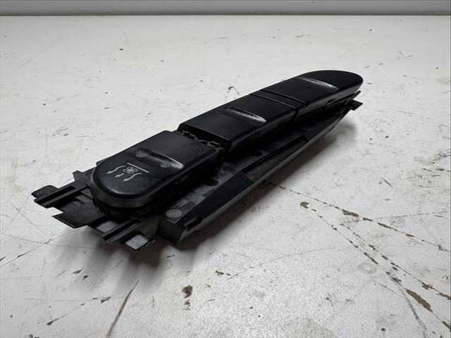 Foto 2ª: Mando Calefacción A. A. Mercedes Clase C 160 611962 BERLINA (2000)