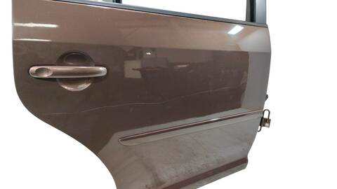 Foto 3ª: Puerta Trasera Derecha Volkswagen Touran ADVANCE 1 TDI DPF 105CV (2010)