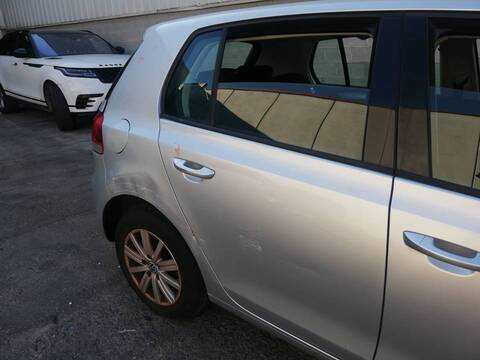 Puerta Trasera Derecha Volkswagen Golf CAYC