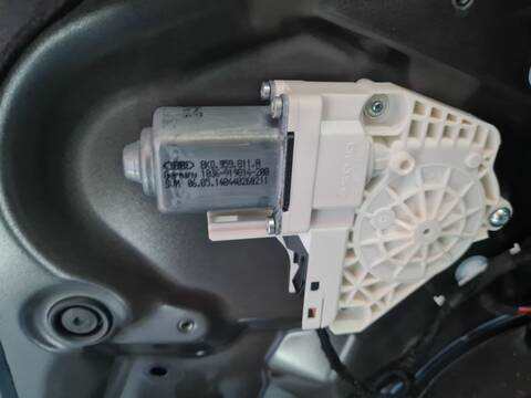 Elevalunas Manual Trasero Izquierdo Audi A4 BASIS 150CV 110KW