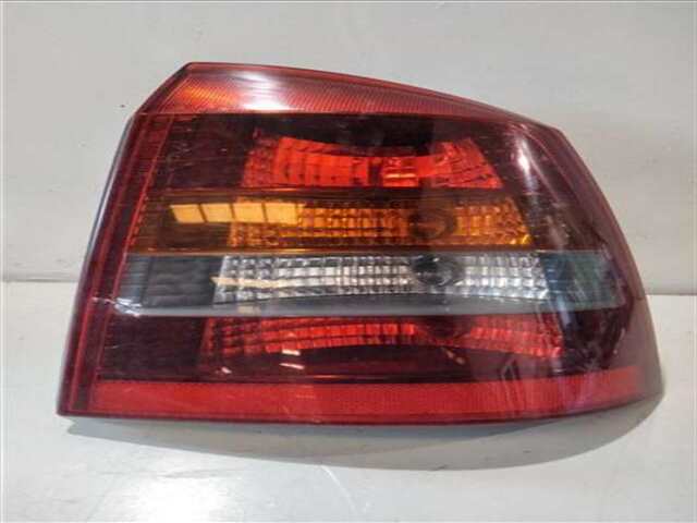 Piloto Trasero Derecho Opel Astra 1.7 CLUB [1.7 LTR. - 55 KW 16V DTI CAT (Y 17 DT - LR6)]