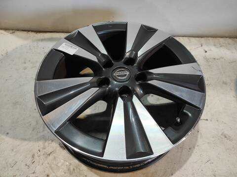 Foto 3ª: Juego LLantas Nissan Pulsar HRA2 (2015)