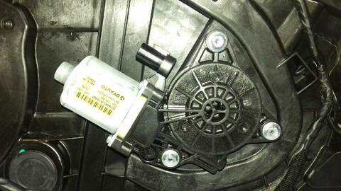 Foto 2ª: Elevalunas Eléctrico Delantero Derecho Hyundai Tucson CLASSIC BLUE 132CV 97KW [G4FD] (2018)