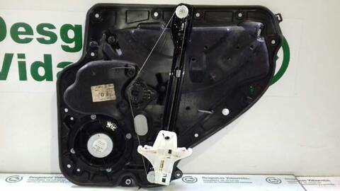 Foto 3ª: Elevalunas Manual Trasero Izquierdo Volkswagen Golf 1.6 TDI DPF 105CV 77KW [CAY] (2010)