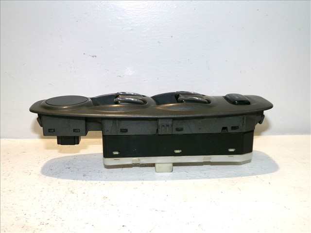 Foto 3ª: Botonera Elevalunas Hyundai Accent 1.5 CRDI 2002-2006 [D3EA] (2002)