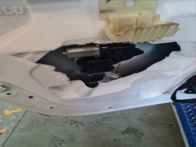Elevalunas Manual Trasero Izquierdo Peugeot 5008 1.6 HDI 114CV 84KW
