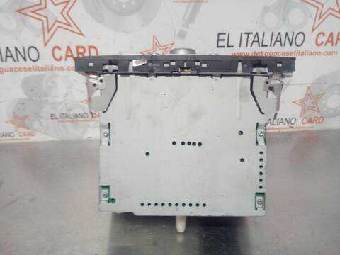 Foto 4ª: Sistema Audio Radio CD Ford Transit FT 300 M CABINA SIMPLE MEDIA 125CV 92KW CAJA ABIERTA [CYRB] (2013)