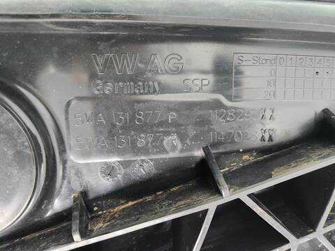 Foto 4ª: Deposito AdBlue Volkswagen Golf LIFE 116CV 85KW [DTRD] (2023)