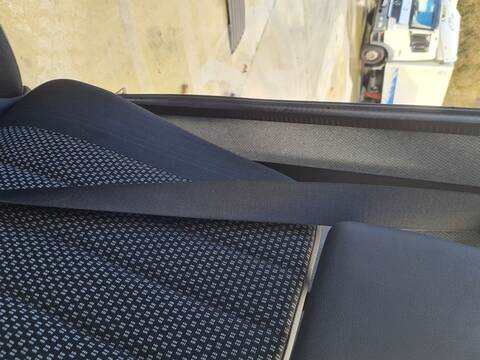 Cinturón Delantero Derecho Mercedes Vario PRDK - 616 D OM 904 LA CABINA DOBLE 156CV 115KW