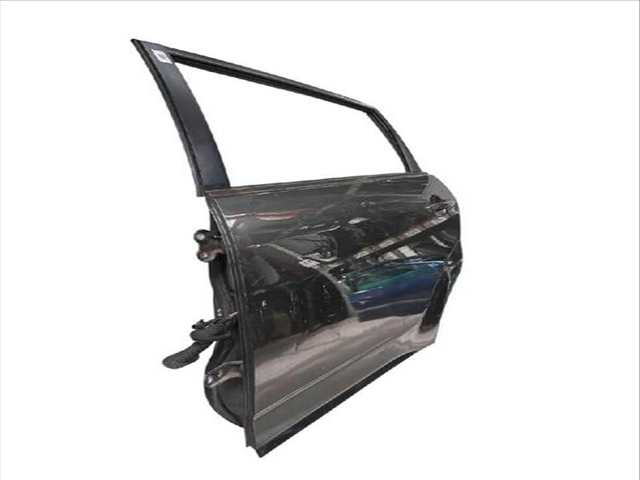 Foto 3ª: Puerta Trasera Izquierda Toyota Verso 2.2 D-4D AUR10_ AUR10R) (2004)