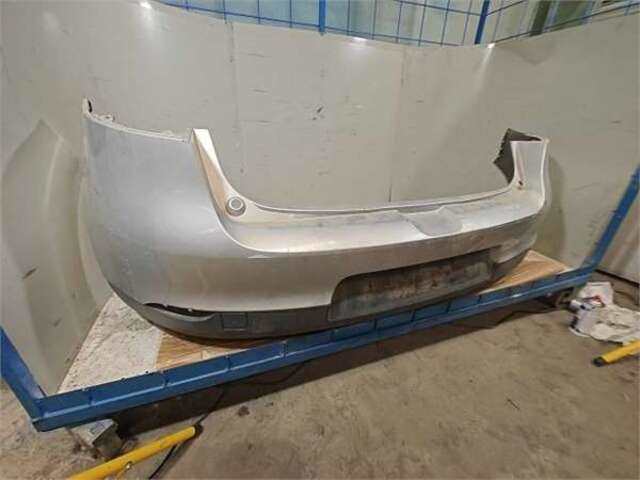 Foto 3ª: Paragolpes Trasero Renault Megane 1.2 DYNAMIQUE [1.2 LTR. - 85 KW 16V TCE] III BERLINA 5P (2008-_)