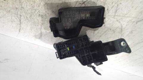 Caja Reles Fusibles Toyota Yaris 1.5 HYBRID MXPH11) 92CV