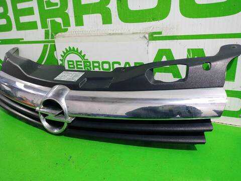 Foto 3ª: Rejilla Delantera Opel Astra ESSENTIA 90CV [Z14XEP] (2004)