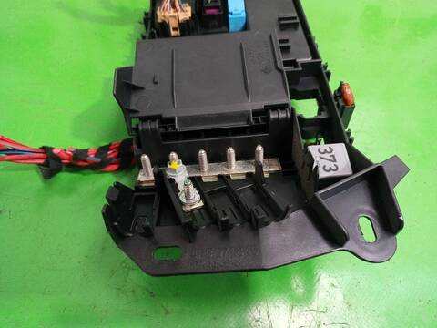 Foto 2ª: Caja Reles Fusibles Audi A6 2.4 177CV [BDW] (2004)