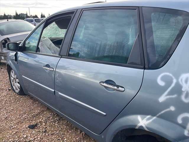 Foto 2ª: Puerta Trasera Izquierda Renault Megane 1.5 DCI 105cv [K9KP7] (2007)