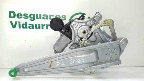 Foto 3ª: Elevalunas Manual Trasero Izquierdo Toyota Auris 1.8 16V HIBRIDO) 99CV 73KW [2ZR] (2014)