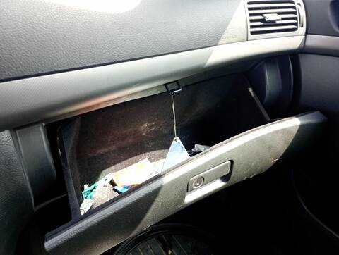 Foto 2ª: Guantera Toyota Avensis 1.8 SOL 129CV 95KW [1ZZFE] (2007)