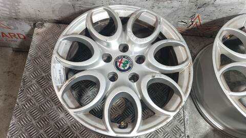 Foto 3ª: Juego LLantas Alfa Romeo Giulietta PROGRESSION 120CV 88KW [940C1000] (2017)