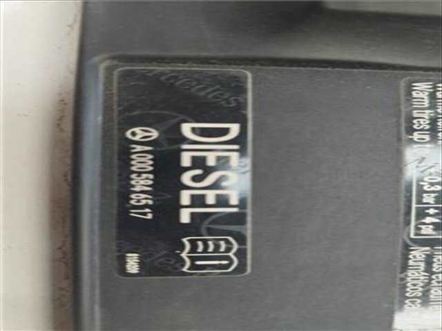 Foto 2ª: Tapa Exterior Combustible Mercedes Clase E 180 VERSION INDEFINIDA