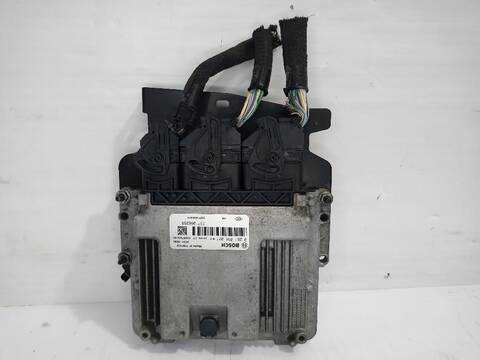 Foto 2ª: Centralita Motor ECU Renault Trafic L1H1 2 7T 95CV [R9M413] (2014)